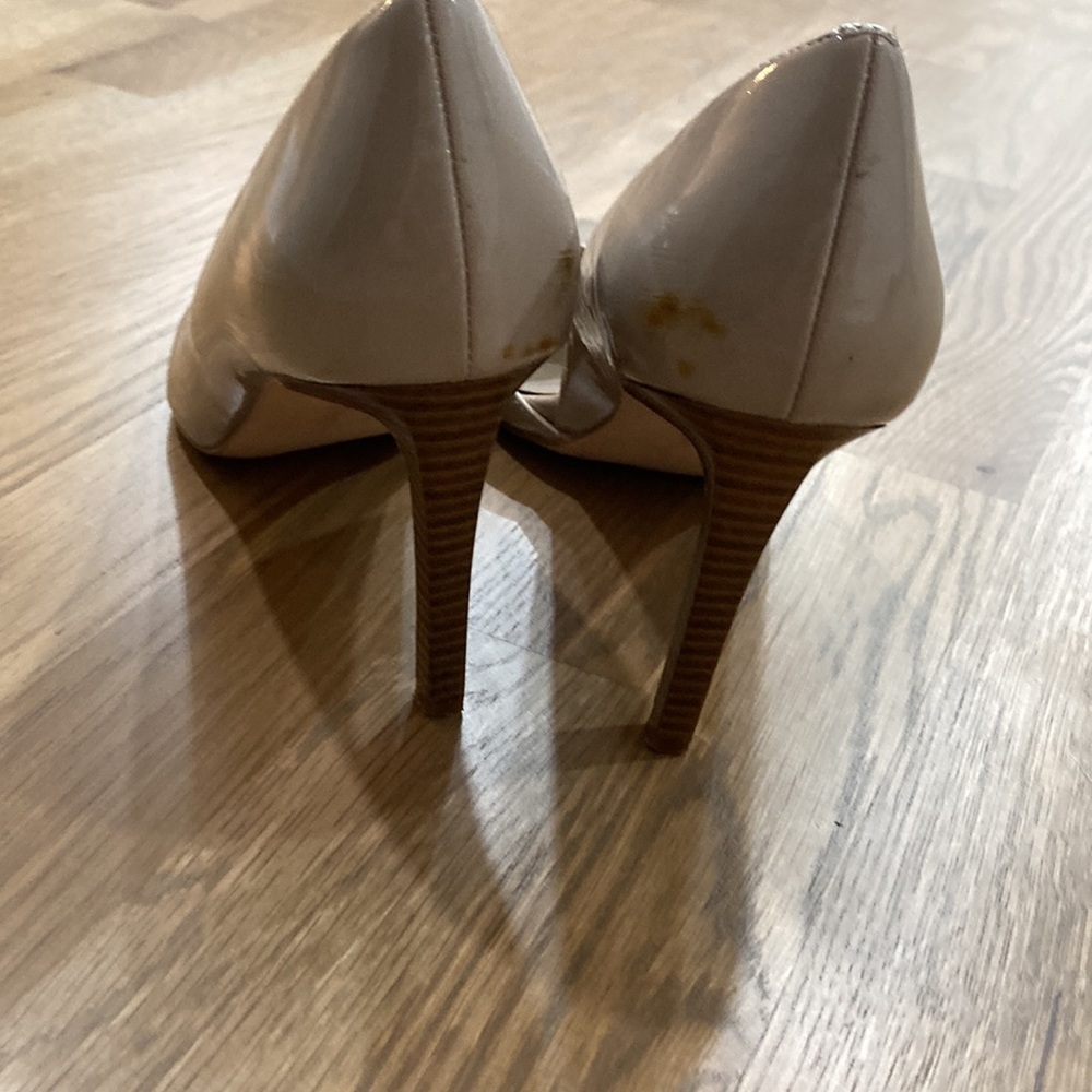 Calvin Klein Women’s Tan Natural Pointy Close Toe Dressy Formal Heels - Picture 6 of 8